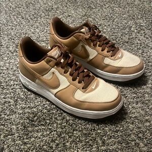 Nike Brown and Beige Sneakers